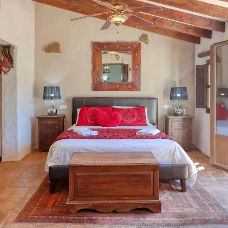 Cortijo Cuscurro By Ruralidays *